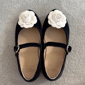 Janie and Jack Velvet Black velvet Dress Shoes with Cream Flower, girls size 8